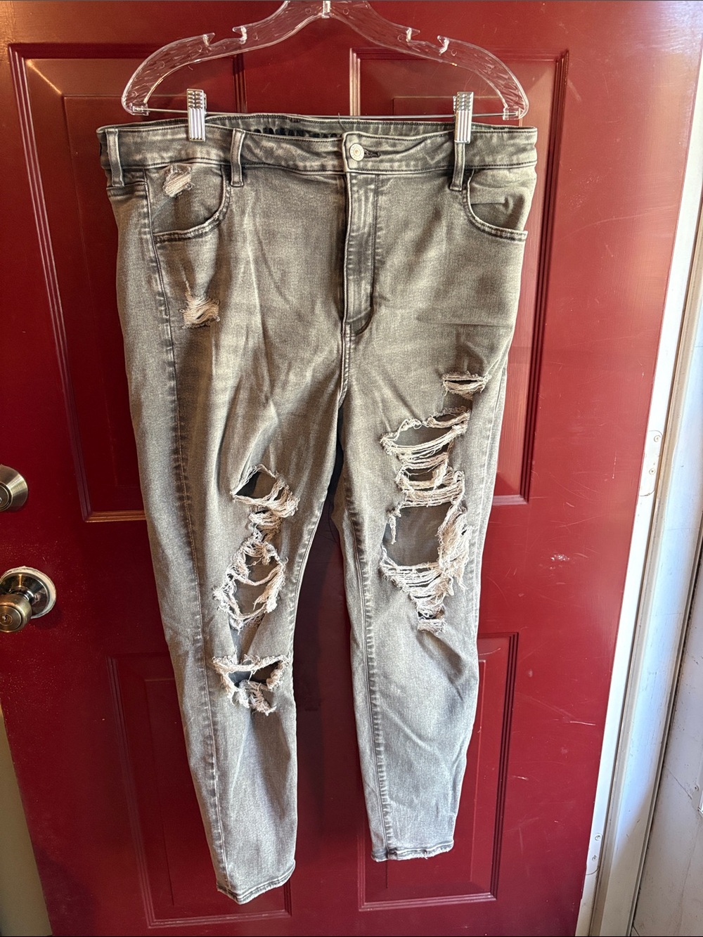 American eagle grey distressed jeans